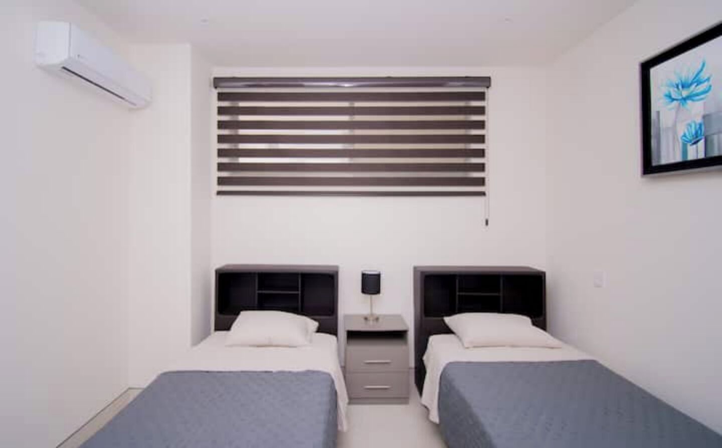 6 bedrooms, iron/ironing board, WiFi, bed sheets