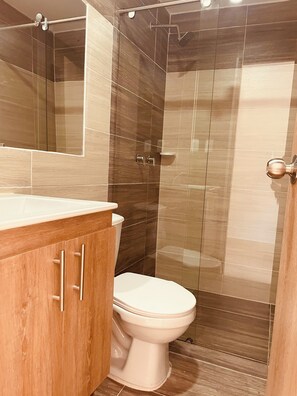 Towels, soap, toilet paper - Beautifull apartment in vibrant San Gil. Swimming pool, sauna, free Wifi. (San Gil)