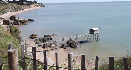 Beach 200m , house, for 4 people.