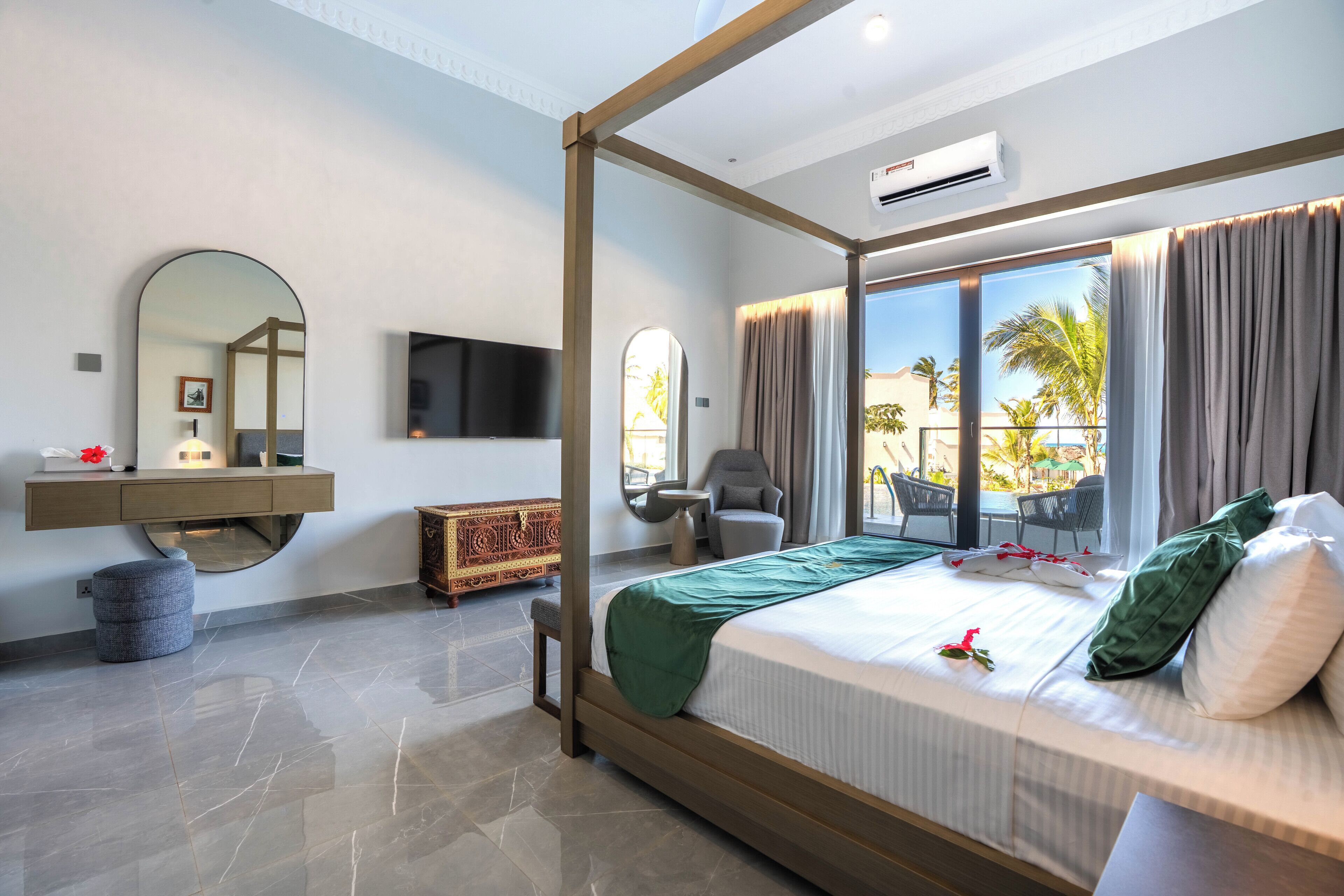 Minibar, in-room safe, desk, laptop workspace