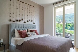 1 bedroom, iron/ironing board, travel crib, WiFi