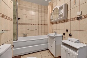 Appartement Confort, balcon | Salle de bain