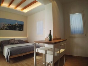 1 Schlafzimmer, Reisekinderbett, WLAN, Bettwäsche