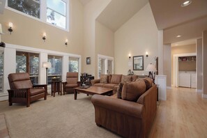 House, Multiple Beds, Balcony, Garden View (Big River) | Interior