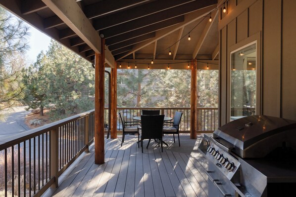 屋外ダイニングエリア