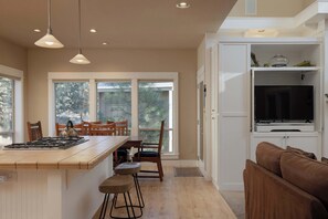 House, Multiple Beds, Balcony, Garden View (Big River) | Interior