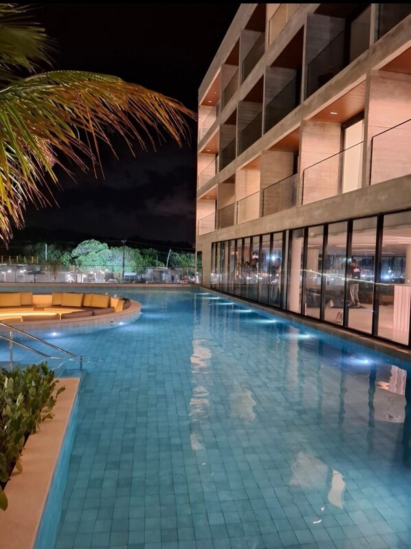 Outdoor pool, a heated pool