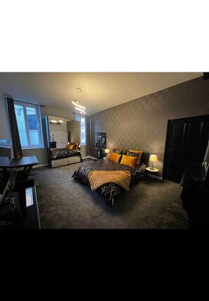 4 Schlafzimmer, Bügeleisen/Bügelbrett, WLAN, Bettwäsche