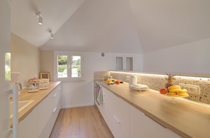 Apartment | Private kitchen | Fridge, microwave, oven, stovetop - Vicina Summer Apartments - One Bedroom Apartment With Sea View (Dubrovnik)