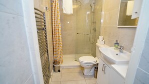 Bathroom - 41 Chapal House (London)