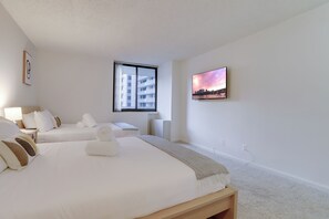 Comfort Apartment, 1 Bedroom, Balcony, City View | 1 bedroom, premium bedding, desk, iron/ironing board