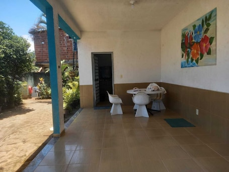 屋外ダイニングエリア. House for rent per day in Costa Verde Mangaratiba RJ on Praia do Saco