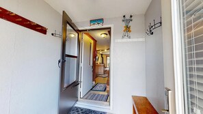 Interior - Shamrock 73 - 2br/2ba - Pet Friendly - Fully Renovated! (Snowshoe)