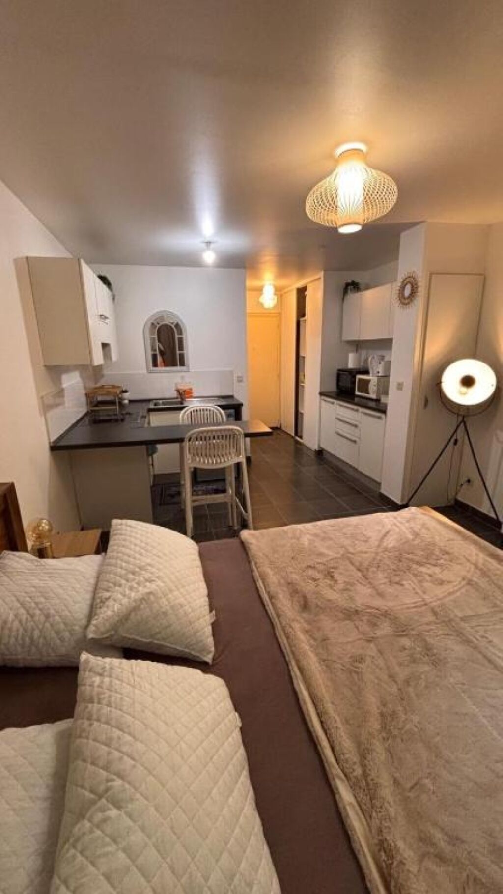 1 habitación, tabla de planchar con plancha, wifi y ropa de cama 