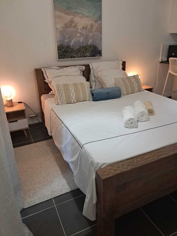 1 makuuhuone, silitysrauta/-lauta, Wi-Fi, vuodevaatteet