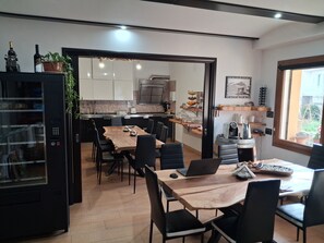 32-inch flat-screen TV with cable channels, heated floors - B&b Didova (Gavoi)