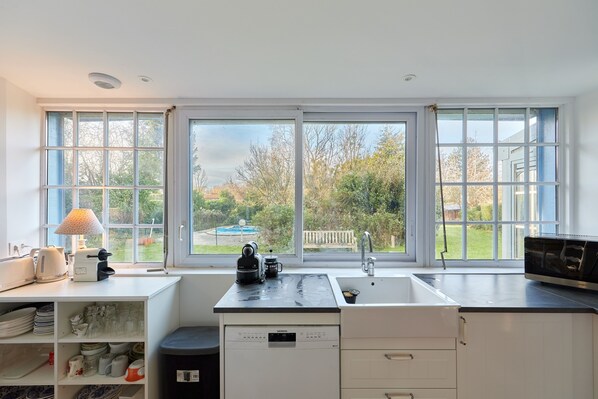 Fridge, microwave, oven, dishwasher