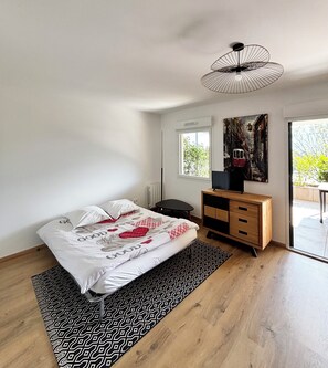 1 dormitori, wifi gratuïta i roba de llit 