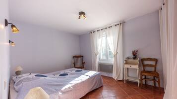 3 chambres, fer et planche Ă repasser, Wi-Fi gratuit, draps fournis