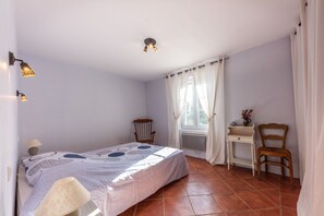 3 habitaciones, tabla de planchar con plancha y wifi gratis