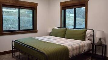 9 habitaciones, tabla de planchar con plancha, cuna de viaje y wifi