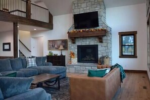 TV, peis og fotballspill