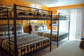 2 bedrooms, iron/ironing board, travel cot, WiFi