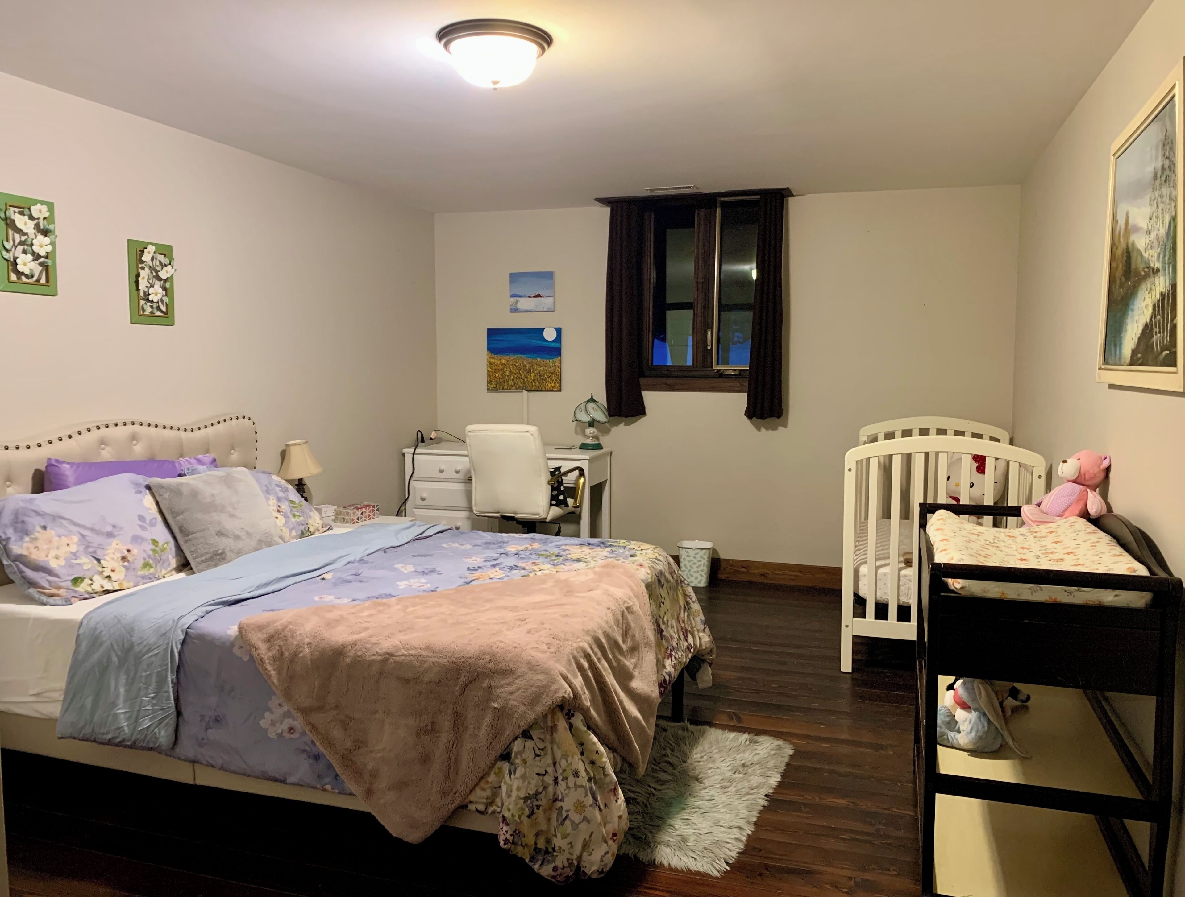 3 室のベッドルーム、デスク、旅行用ベビーベッド、WiFi (無料)