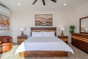 4 habitaciones, escritorio y tabla de planchar con plancha 