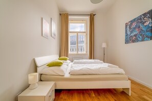 Fer et planche à repasser, Wi-Fi gratuit, draps fournis