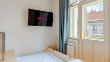 Desk, WiFi, bed sheets