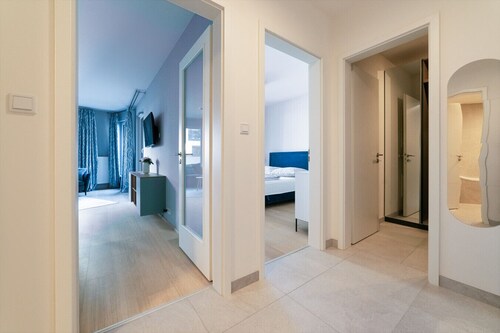 Vista Serenity Apartment with Parking Garage