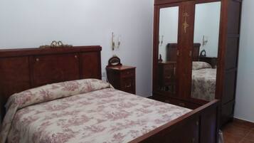 4 室のベッドルーム、アイロン / アイロン台、WiFi、ベッドシーツ