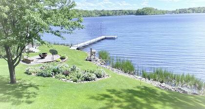 Charming 2-bedroom house with WiFi, AC on Knife Lake in Mora Minnesota.