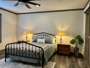 4 bedrooms, free WiFi, bed sheets