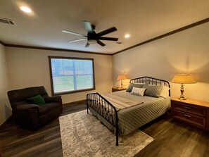 4 bedrooms, free WiFi, bed sheets