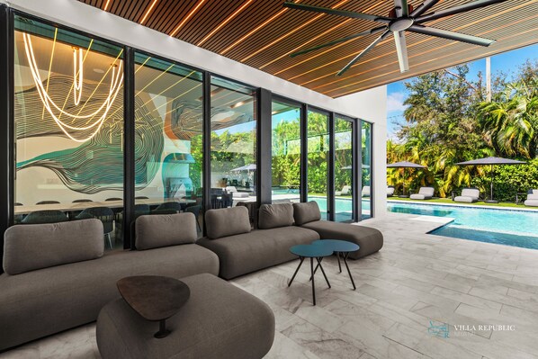 Piscine extérieure, piscine chauffée