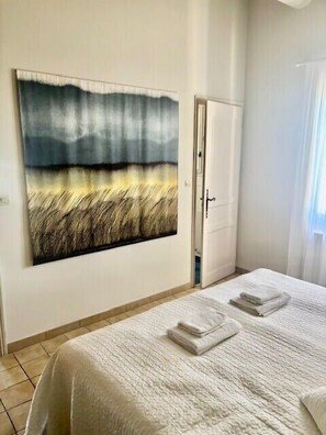 3 bedrooms, iron/ironing board, travel cot, WiFi
