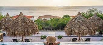 Your own private beach resort: HIGH-END VILLA CASA CAS ABAO 