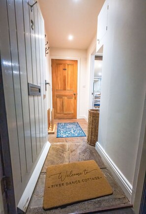 2 bedrooms, Egyptian cotton sheets, premium bedding, pillowtop beds - River Dance Cottage (Leyburn)