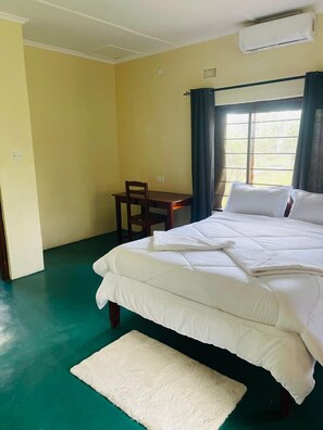 Comfort-Doppelzimmer, 1 Doppelbett, Poolblick