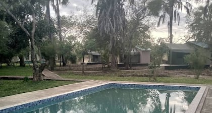 Royal South Luangwa Safaris Lodge