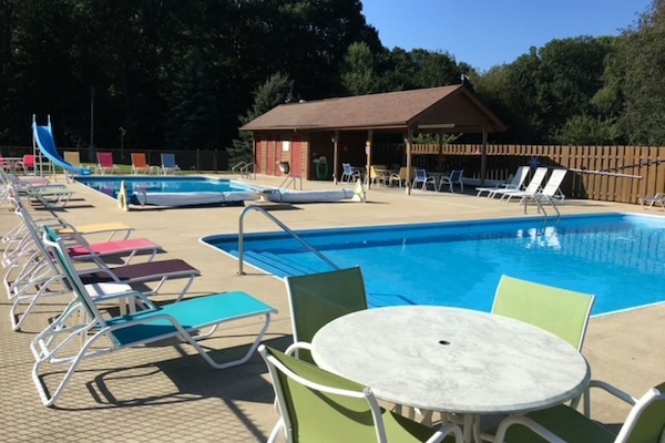 Een verwarmd zwembad