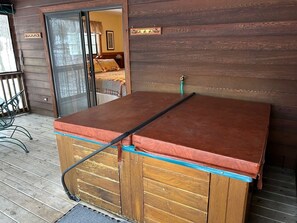 4 bedrooms, iron/ironing board, travel crib, free WiFi