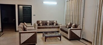 Spacious 3-bedroom apartment with WiFi, AC in charming Karachi