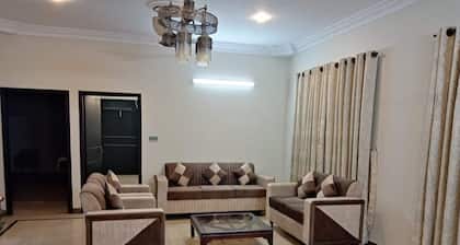 Spacious 3-bedroom apartment with WiFi, AC in charming Karachi
