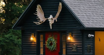 Cozy Cabin | Hike & Bike Stowe | Family Friendly I Hot Tub