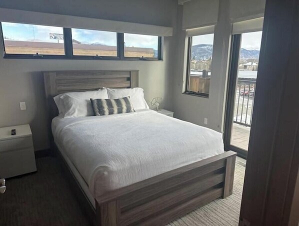 1 bedroom, iron/ironing board, travel cot, WiFi