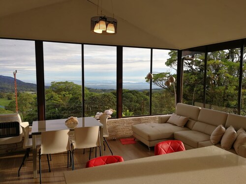 Cozy cabin surrounded by nature with breathtaking views for total relaxation