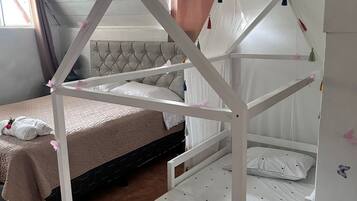 2 bedrooms, WiFi, bed sheets